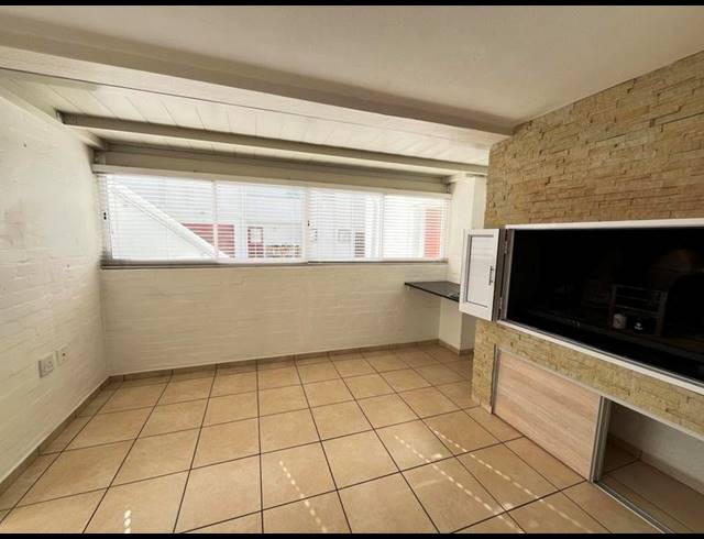 2 BEDROOM APARTMENT FOR SALE IN DWARSKERSBOS